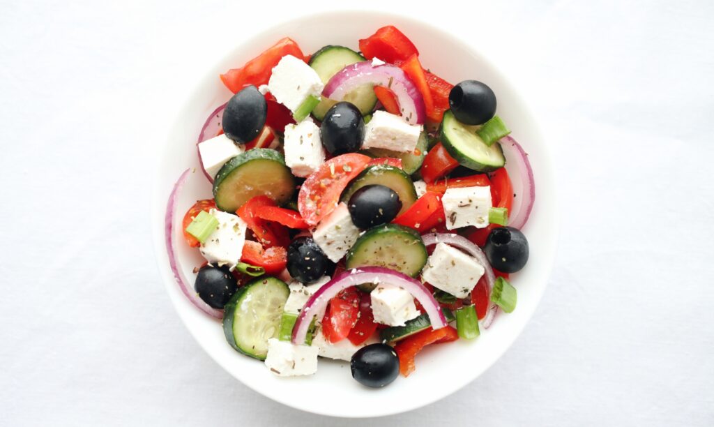 عشاء خفيف وصحي - سلطة يونانية